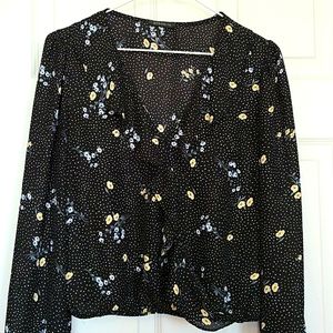 ⭐ DYNAMITE - V-Neck Blouse